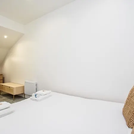 Cmg Michel Ange / Exelmans Apartment *